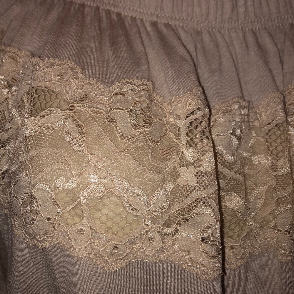 blouse - Picture 2 of 3